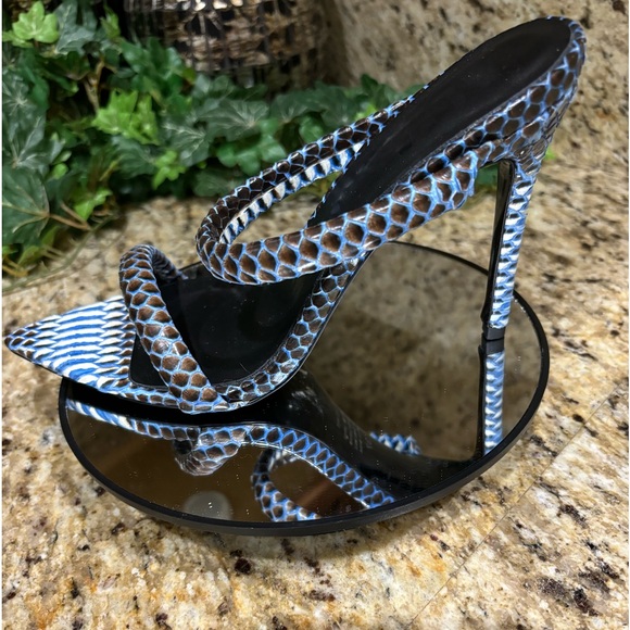 #3 Alias Mae - Snakeskin Heels - Picture 1 of 2